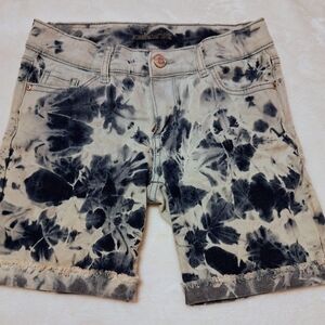 Kids dark blue and light blue shorts